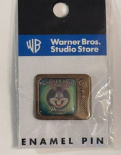 Looney Tunes Enamel Pin - Bugs Bunny - Warner Bros Studio Store