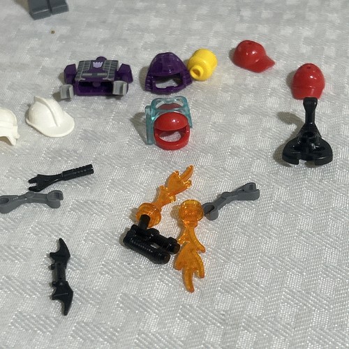 random lego minifigure lot of 13 PLUS A FEW HELMETS BATMAN ROBIN CONSTRUCTION - Bild 6 von 6