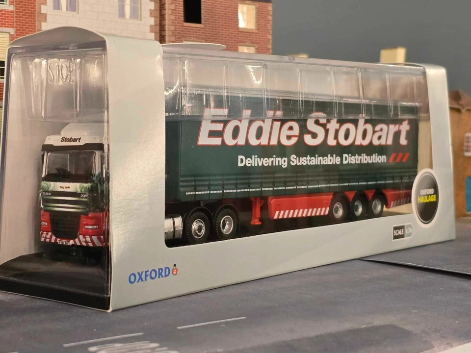 Model Eddie Stobart DAF XF105 Space Cab Lorry Tautliner Trailer Model 1:76 2011 - Image 2 of 4