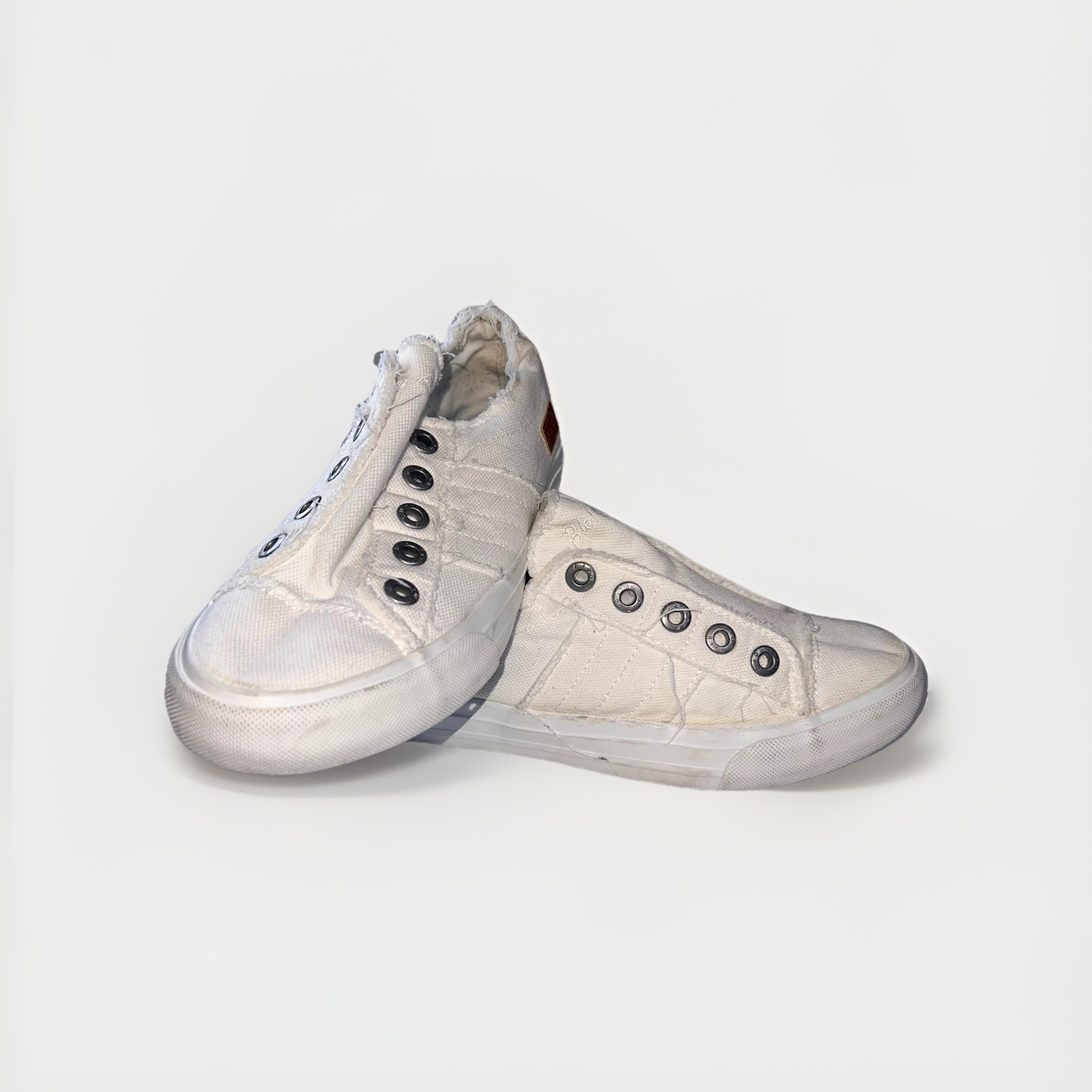 Blowfish Malibu Womens White Canvas Slip On Sneakers Size 7 Casual Comfort