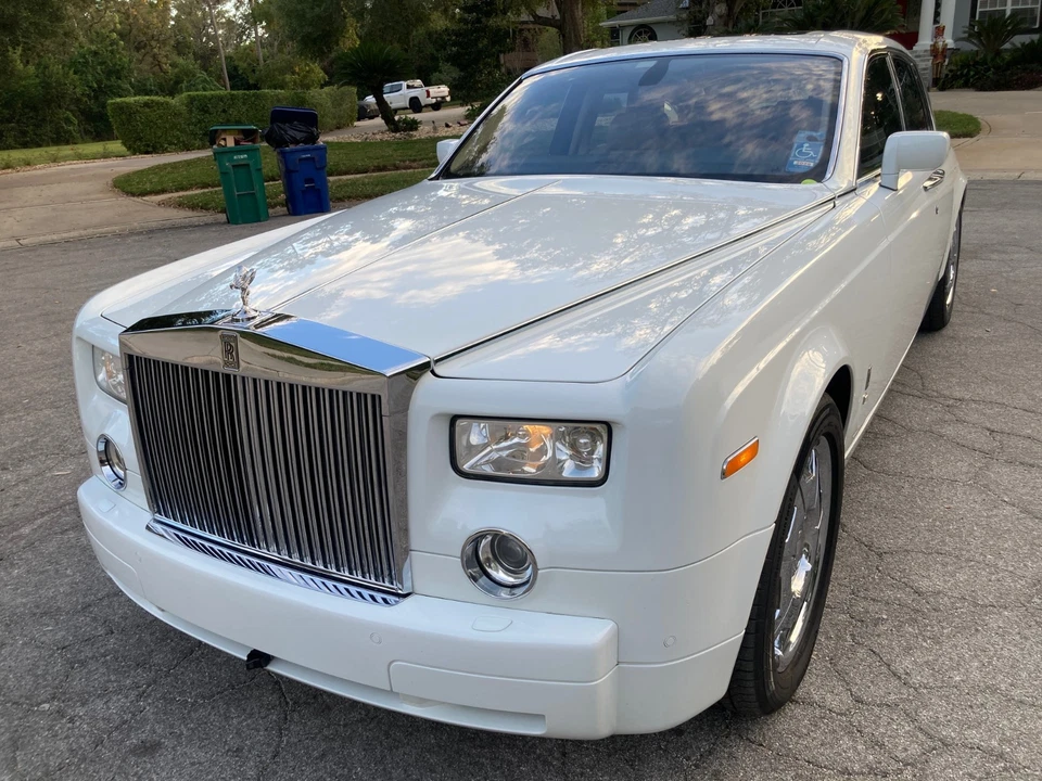 Rolls-Royce Phantom 2006  Foto 2 de 4