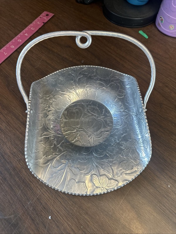 Vintage Cromwell Hand Wrought Aluminum Basket Hammered Floral Fruit Scalloped