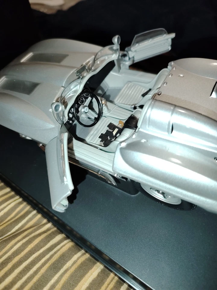 1:18 Autoart Chevrolet Corvette Stingray 1959 B579 - Immagine 4 di 4