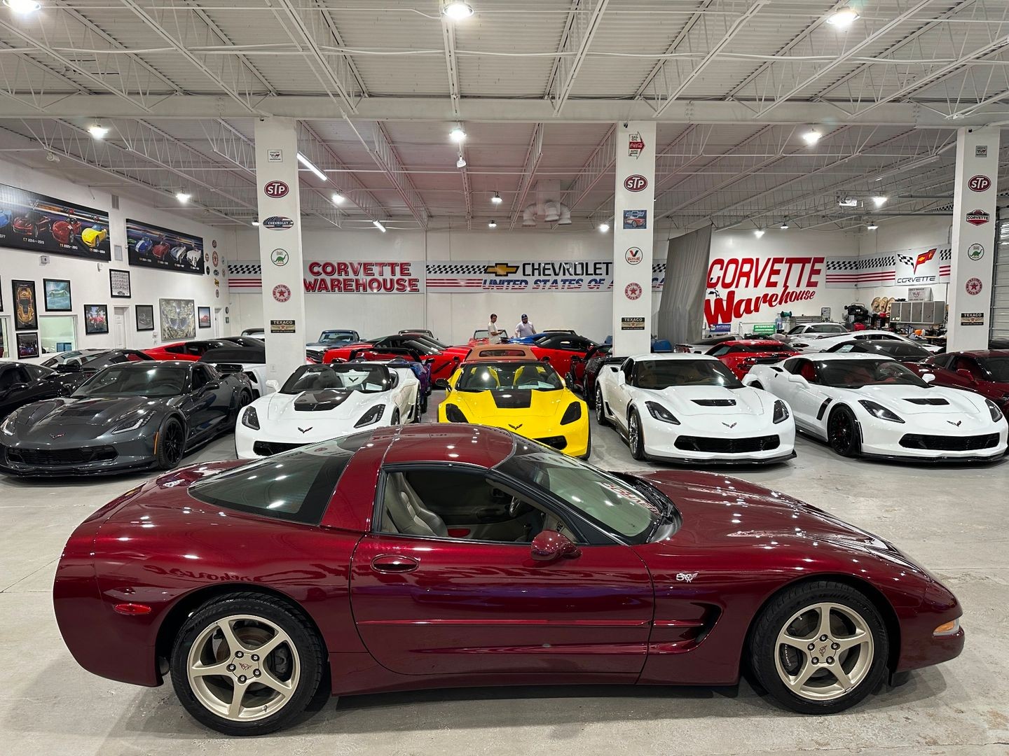 2003 [94U] 50th Anniversary Red Chevrolet Corvette   | C5 Corvette Photo 7