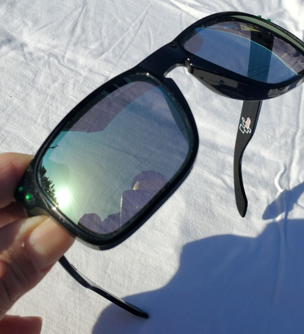 Oakley Holbrook Sun Glasses Emerald Iridium Moto GP Limited Oakley Holbrook Sun Glasses Emerald Iridium Moto GP Limited