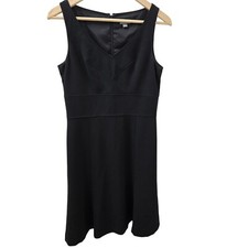 Ann Taylor Sheath Dress Black Sleeveless Size 4 V-Neck Back Zip Classic LBD