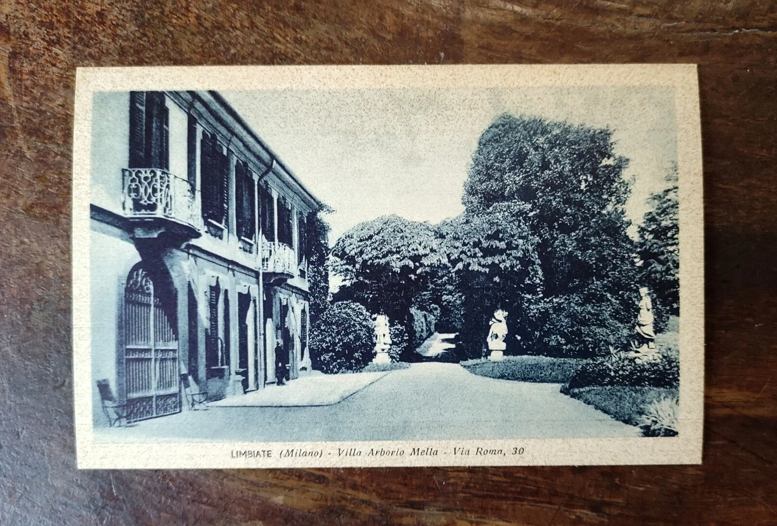 Foto 1 di 2