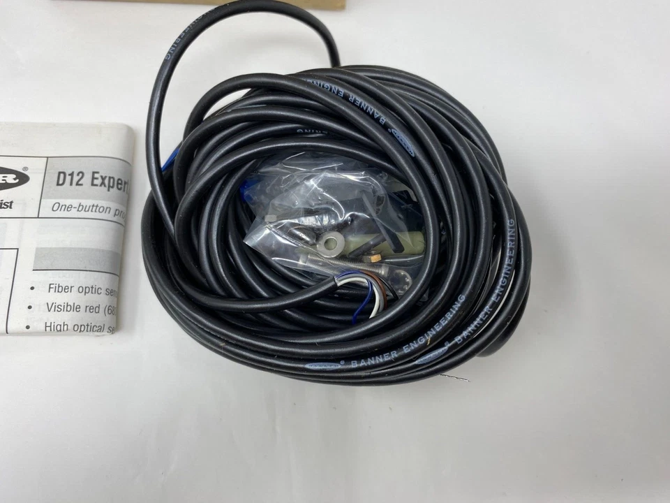 Banner D12EP6FV w/30' 41969 Photo Sensors w/ BTA11S Fibric Optic Input 10-30VDC - Image 3 of 4