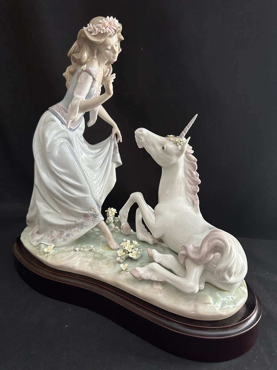 LLADRO 1755 THE PRINCESS AND THE UNICORN FIGURINE LIMITED ED