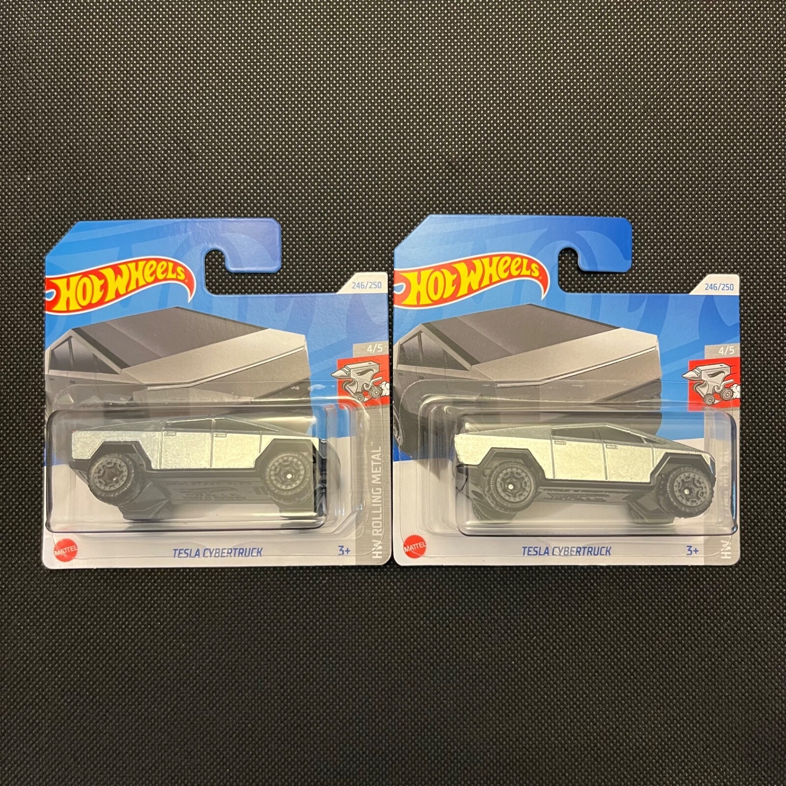 ⭐️ ‼️ 2 x Hot Wheels Tesla Cybertruck silber Q case 2024 Modellauto Sammler