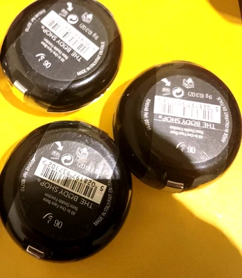 3 Stück The Body Shop - All In One Face Base Foundation Farbton 06, Neu und versiegelt.