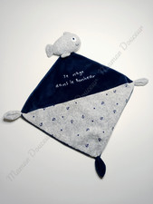 Doudou Plat Poisson Gris Et Bleu Je Nage Dans Le Bonheur Pat Et Ripaton La Halle