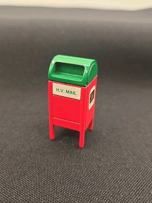 Dept 56 Christmas Snow Village Red Metal 1.5'' Mailbox