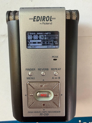 Roland Edirol R-09 24 Bit WAV MP3 Recorder Player Tested Working