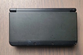 New Nintendo 3DS Black FOR PARTS NO BATTERY
