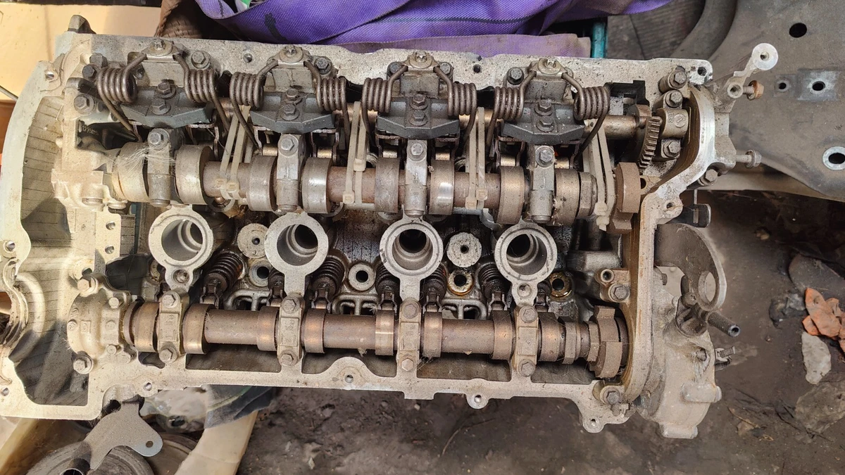 MINI PEUGEOT CITROEN 1.6 PETROL CYLINDER HEAD V753354980P | eBay