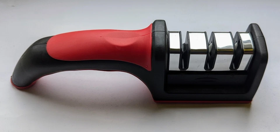 2 Stück PROFI Messerschärfer 3 Stufen für scharfe Klingen NEU