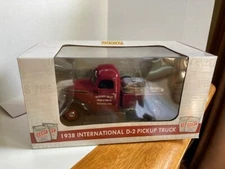 Kent Feeds 1938 International D-2 Pickup Truck 1/25 Scale First Gear MINT in Box