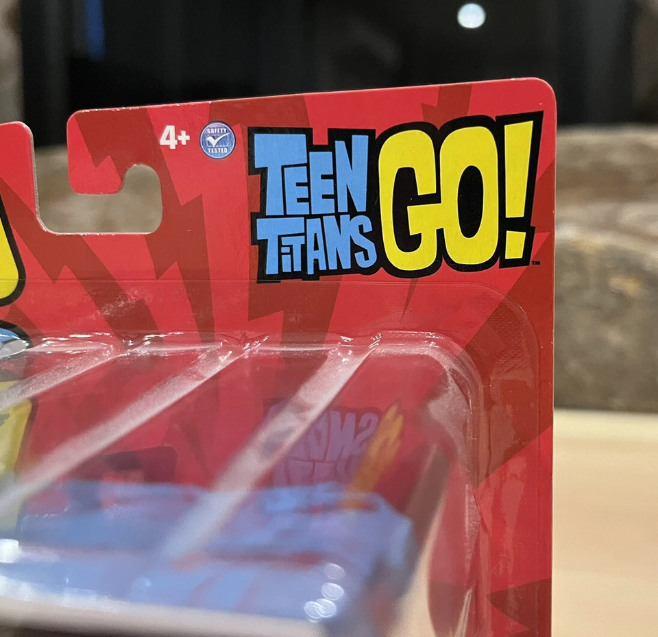 TEEN TITANS GO BEAST BOY COM GELADEIRA QUE ABRE FIGURA DE AÇÃO **Erro de fábrica** - Imagem 3 de 4