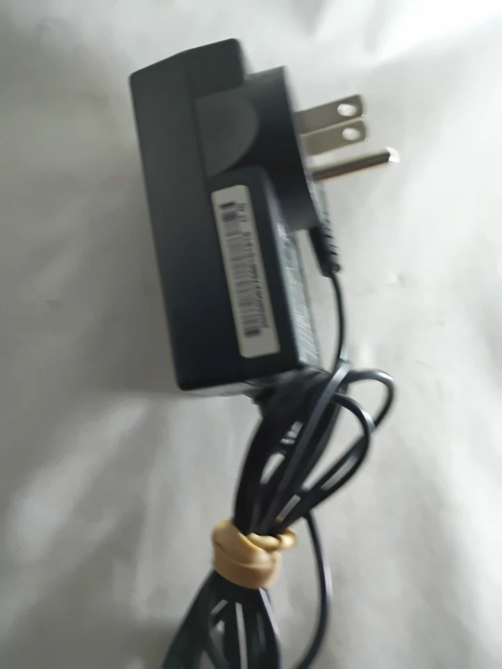 Adaptador de corriente para monitor LG ADS-40FSG-19 19032GPCU-1 EAY62768615 19V 1.3A 24.7W Foto 3 de 4