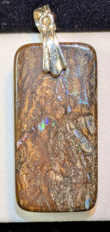 Colgante australiano de ópalo de roca Foto 3 de 4