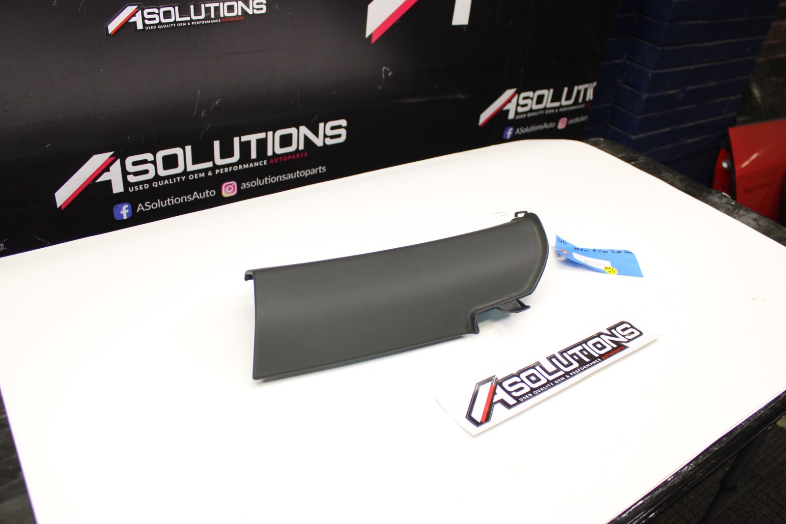 Lamborghini Huracan LH Left Upper C-Pillar Black Leather 4T0867351C QG8