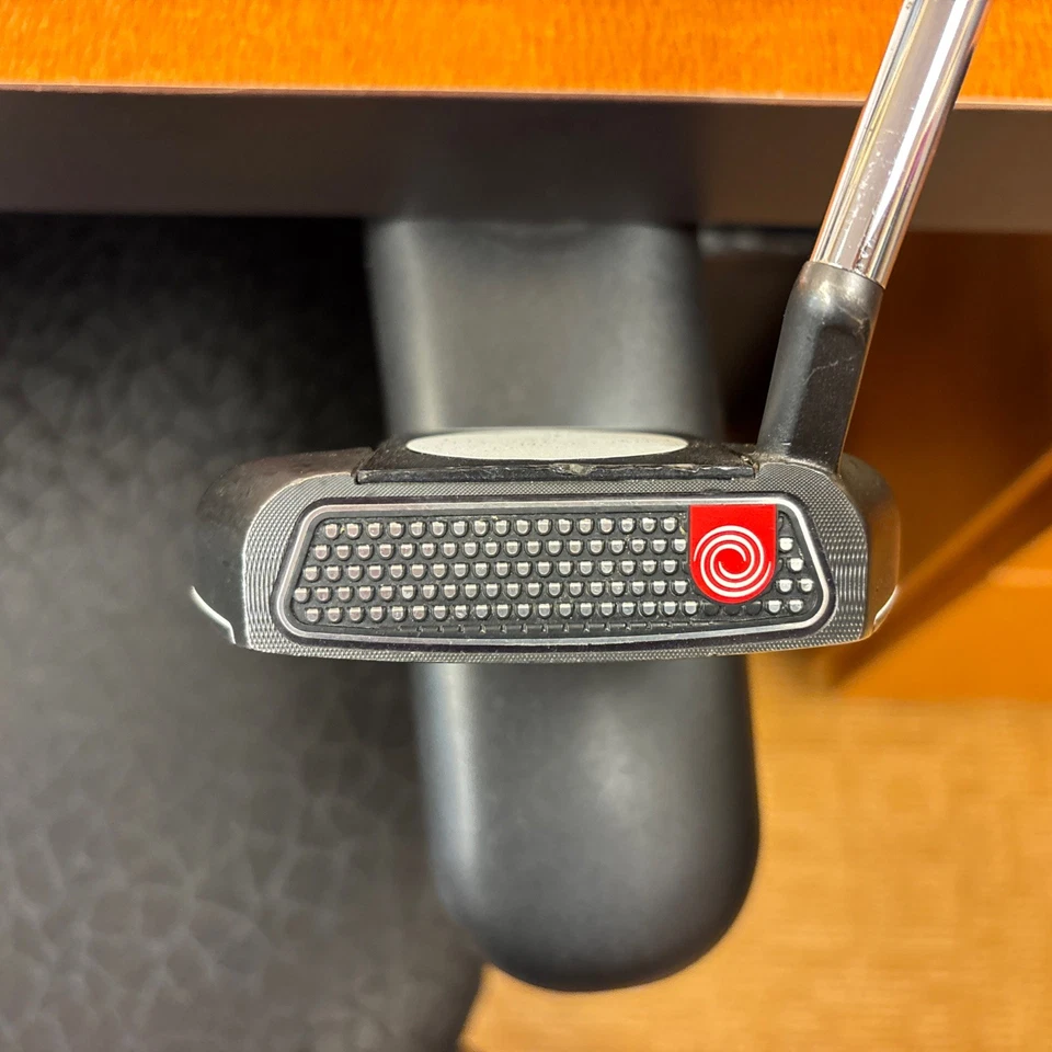 Женский паттер Odyssey O Works Black 2-ball FANG RH/Cover  - Изображение 3 из 4