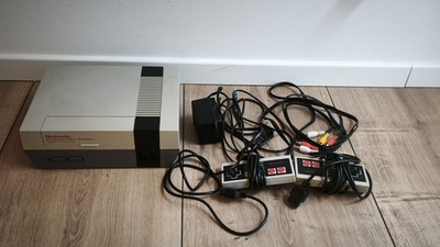 Nintendo NES Konsole PAL komplett mit 2 Controllern