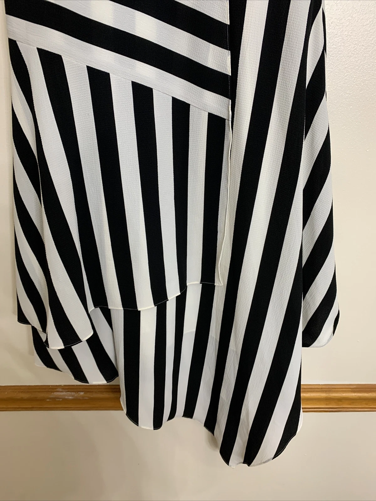 OFF WHITE Abito da cocktail Vinci Camuto a righe bianco e nero taglia 8