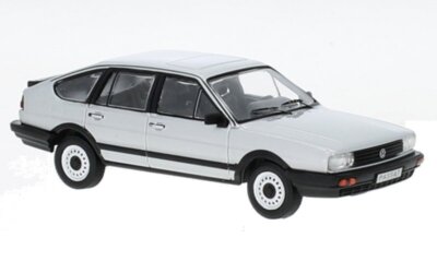 VW Passat - B2 - 1985 - silver - IXO 1:43