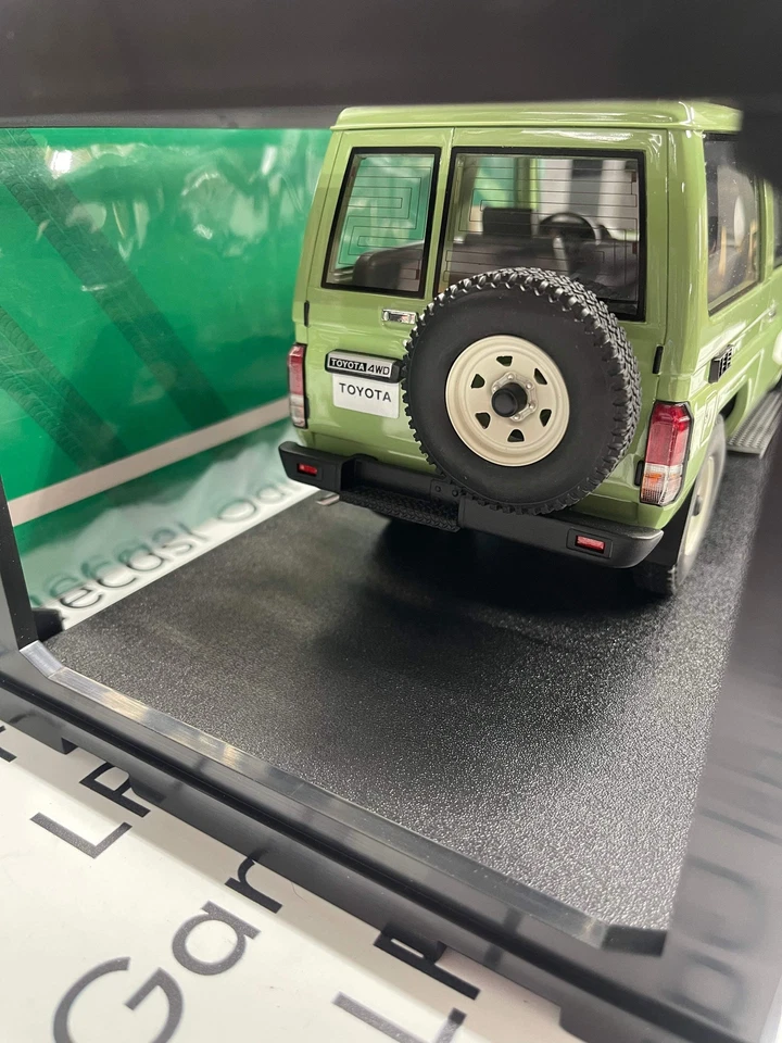 CULT Scale Models Toyota Land Cruiser BJ70 Green 1:18 Scale Resin Model - Image 4 of 4
