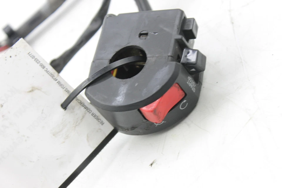 04-05 Interruptor de manija clip derecho Kawasaki Ninja Zx10r 46091-0040 Foto 4 de 4