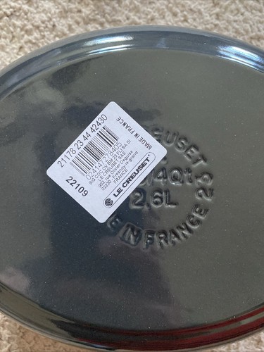 Le Creuset 9 in French 2.6L 2.75qt Oval Dutch Oven Enameled Cast Iron 16309 NEW - Picture 6 of 11