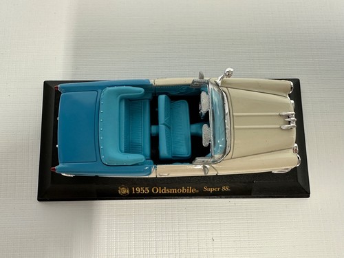 New Ray 1:43 1955 Oldsmobile Super 88 Convertible w/Display Case - Picture 5 of 9