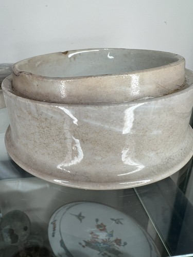 The Village Wedding Pratt Ware Pot Lid & Base - w/ Towel & Registration Mark - Picture 11 of 13