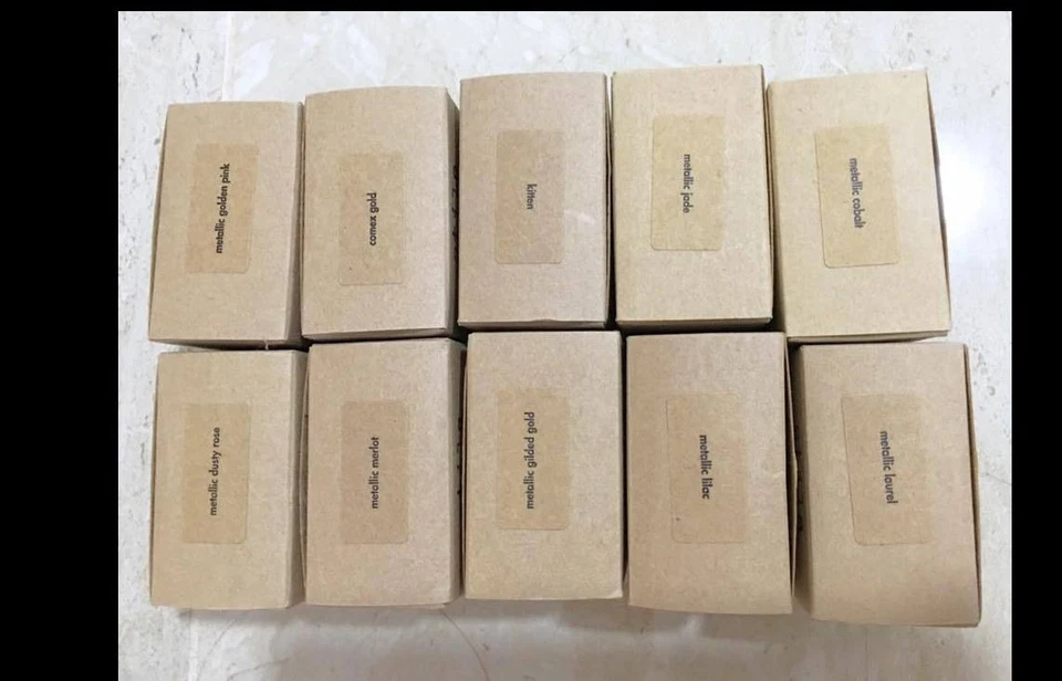 Sombra de ojos con acabado en lámina STILA Magnificent Metals - Elige tono % auténtica Foto 3 de 4