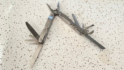 Leatherman SUPER TOOL 200 Stainless Steel Silver Multi Tool Pliers,Knife, Opener