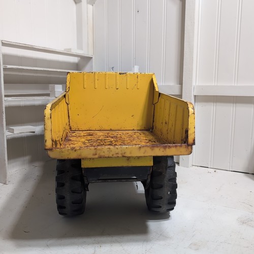 Tonka Mighty Tonka Dump Truck XMB 975 70s Yellow Pressed Steel Toy - Picture 3 of 24
