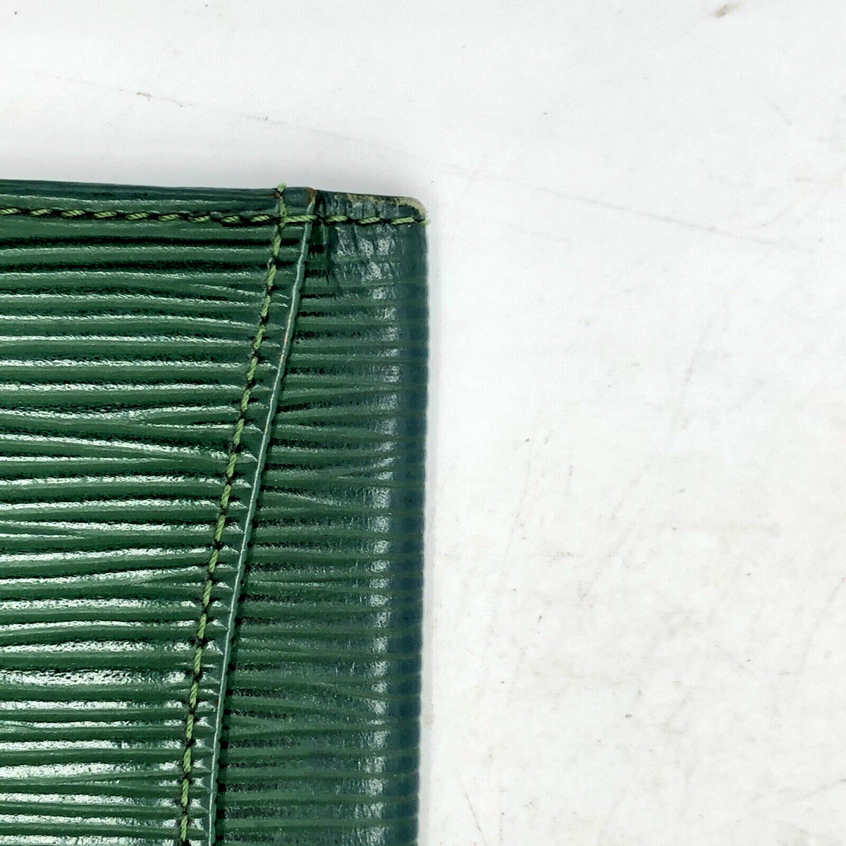 Leather card wallet Louis Vuitton Green in Leather - 31138752