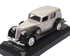 Solido 1/43 Scale 6782 - 1937 Packard Sedan Humphrey Bogart - Silver