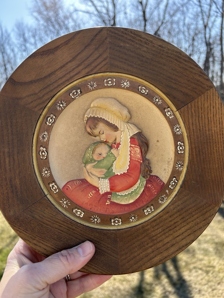 アンリ人形　壁掛けプレート◆お箱付　　　【Mother’s Day ・1973】 Vintage Wood Anri Plate Framed 1973 Mother's Day Ferrandiz