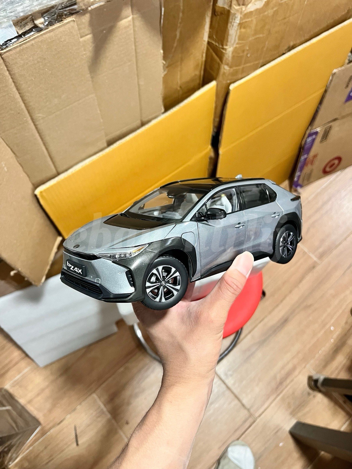 1:18 Scale 2022~2024 Toyota bZ4X XLE Heavy Gray Metal Diecast Model Car
