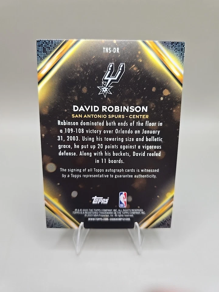 David Robinson 2025-26 Topps Baloncesto Muesca Firmas Automático San Antonio Spurs Foto 2 de 2