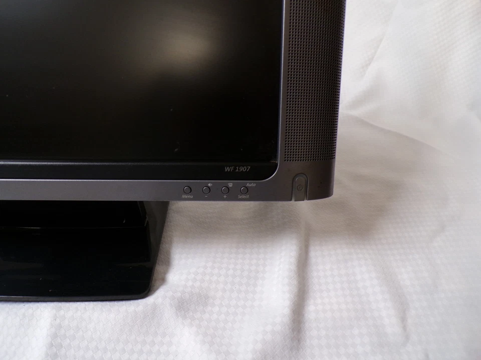 Compaq Presario WF1907 19" Widescreen LCD Computer Monitor Built in Speakers - Image 4 of 4