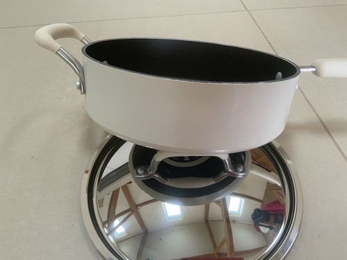 KitchenAid 2.8l 24cm Sauté Pan With Lid Cream - Picture 4 of 8