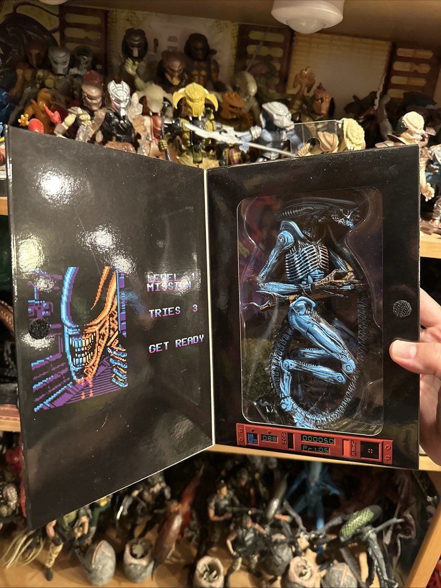 Neca 2014 Alien 3 Xenomorph Dog 8-Bit NES Video Game Appearance 7