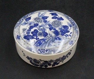 Vtg TIFFANY & CO 'Peony' Blue & White Porcelain Lidded TRINKET BOX 13cm S86