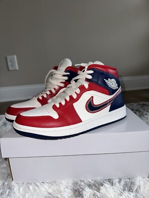 スニーカー Air Jordan 1 Mid SE 
