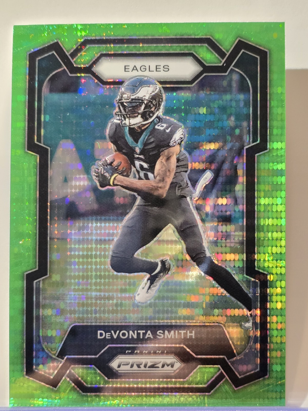 2023 Panini Prizm - Neon Green Pulsar Prizm #240 Devonta Smith