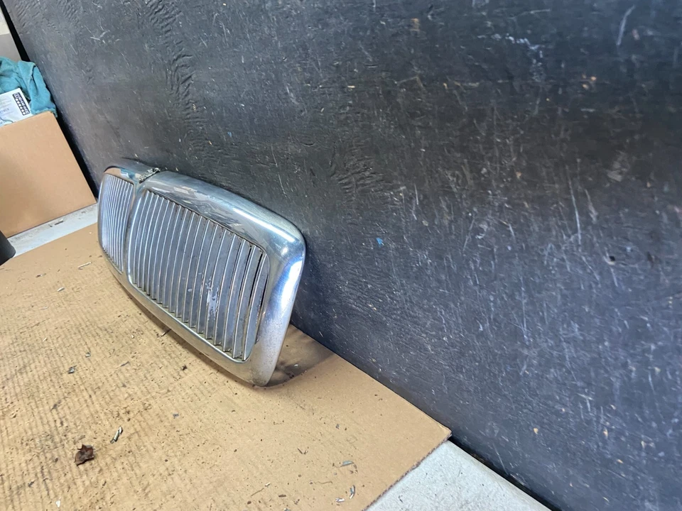 1995 a 1997 Jaguar XJ6 XJR grade dianteira superior O7988 DG - Imagem 2 de 4